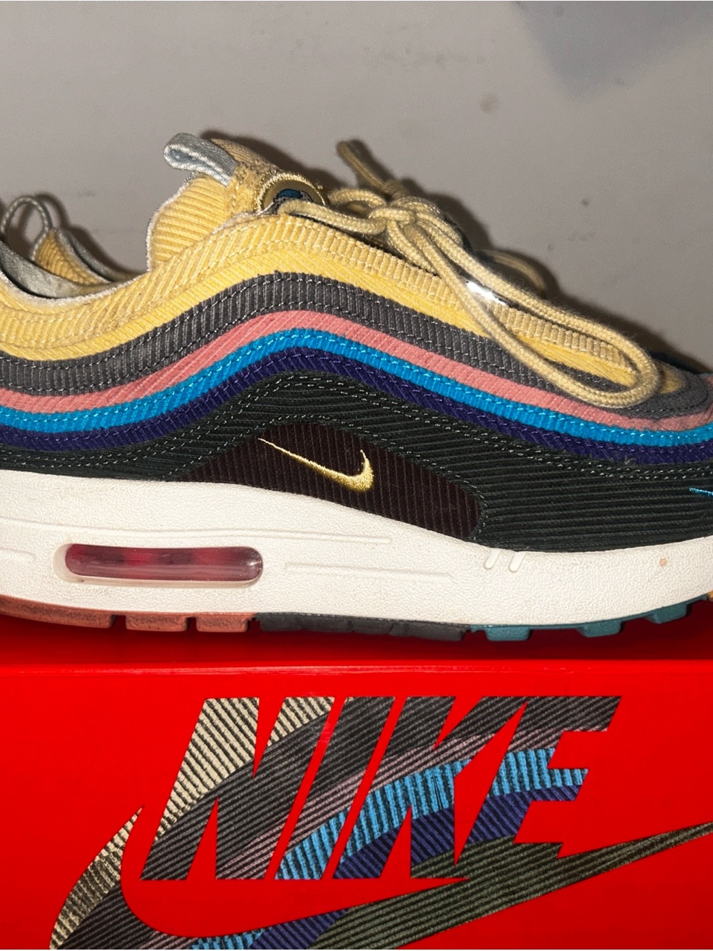 Nike Men's Air Max 97 SE Yellow Pink Blue Navy Accents